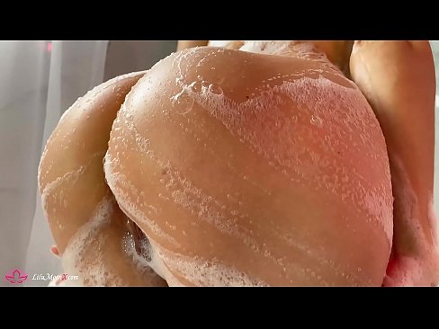 ❤️ Brunette dushda kuchli orgazm uchun vibrator bilan mushukni onanizm qiladi Super porno bizda uz.bassaniluigi.ru ☑