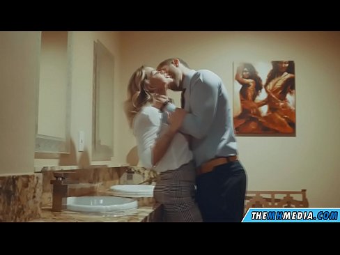 ❤️ Ko'krakli sarg'ish sizni jamoat hojatxonasida yo'ldan ozdirganda Super porno bizda uz.bassaniluigi.ru ☑